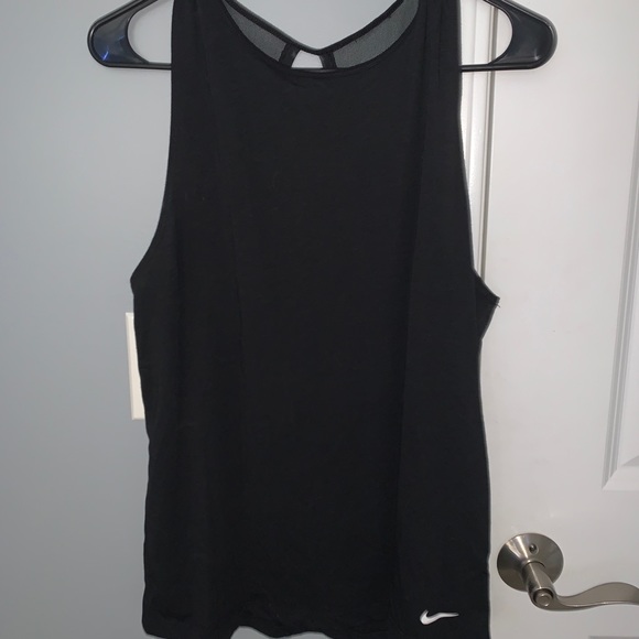 Women’s Nike Workout Tank - Picture 1 of 4